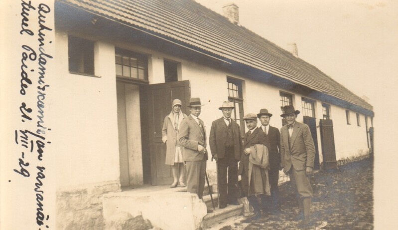 foto Auhinnakomisjon varsanäitusel Paides 21.VIII 29.