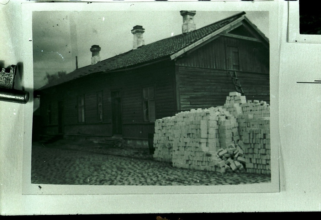 negatiiv, Paide Lihakombinaadi endine kontorihoone