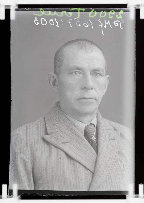 klaasnegatiiv ja foto, Anton Terne-Treufeld , mehe rinnaportree, Paide 1930-ndad a.