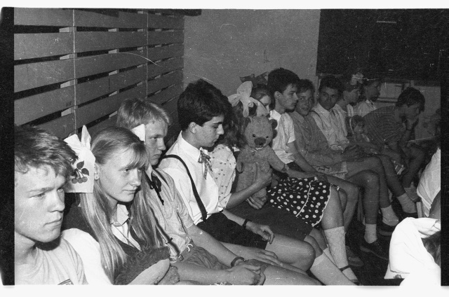 Tutipidu Toila Keskkoolis; lõpetajad