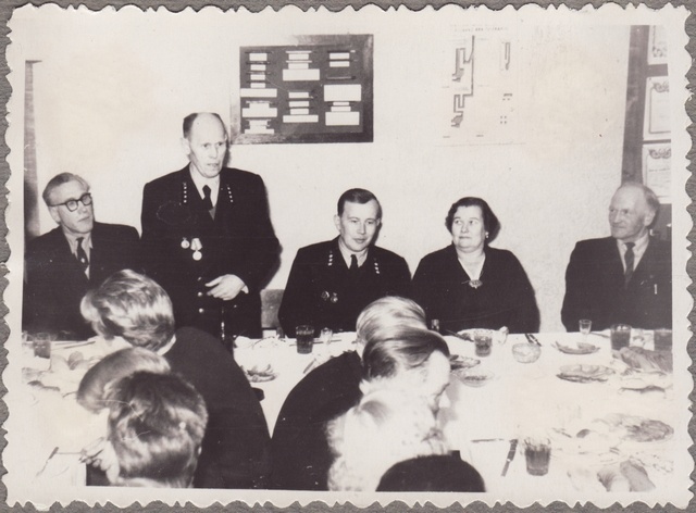 Aastakoosolekule järgnevas peolauas ütleb tervitussõnu Karl Pikk