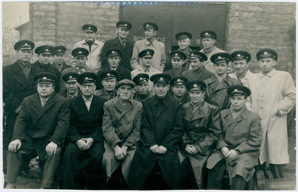 Tallinna Masinatehase VTS tuletõrjedepoo ees