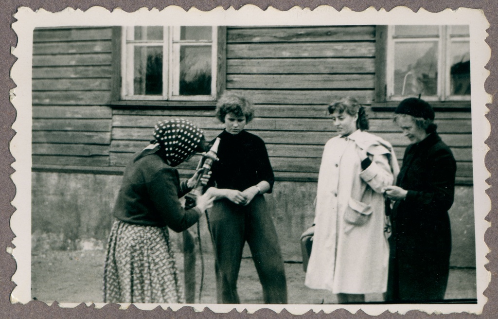 Õppusel seasõrga tegemas