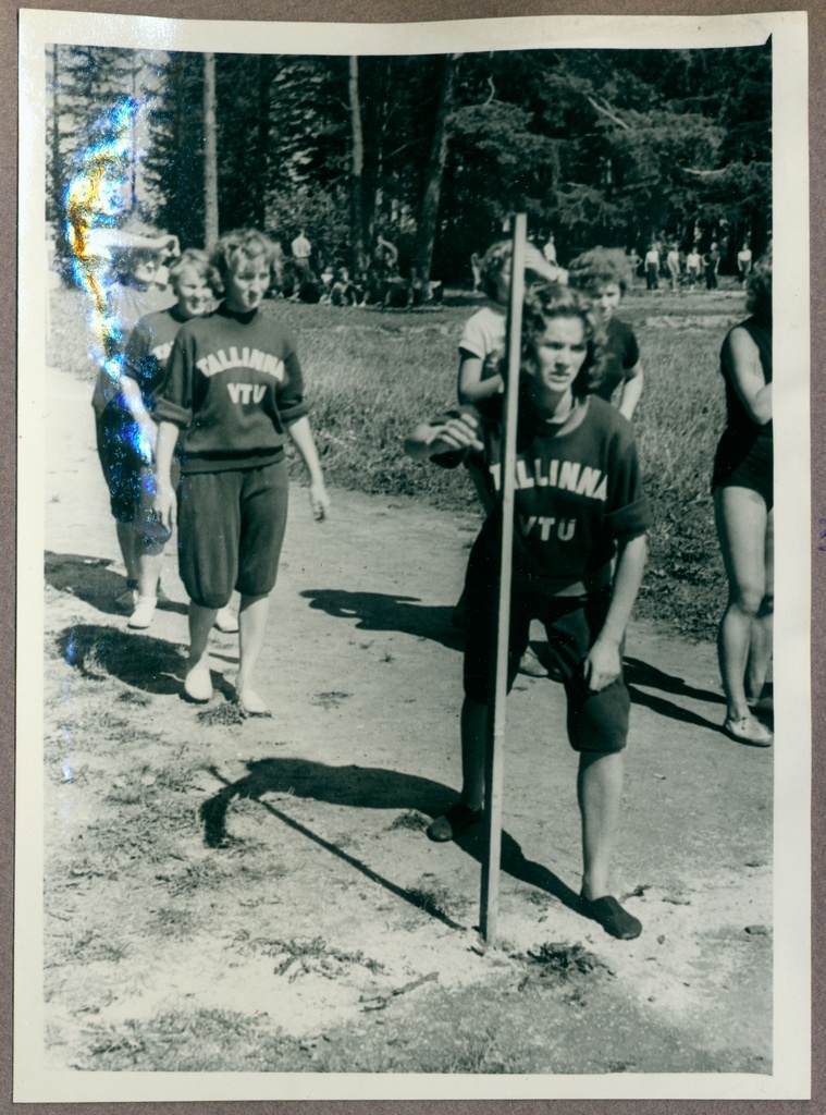 Lidia Lepik ootab teatejooksu teatepulka