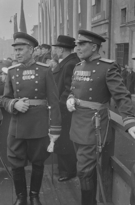 Võidupüha paraad Tallinnas. Kindralmajor Johan Lombak ja kindralleitnant Lembit Pärn  similar photo