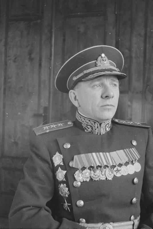 Punalipulise Balti 8. laevastiku admiral Vladimir Tributs