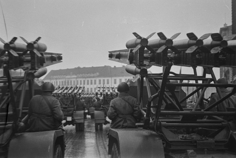 Katjušad paraadil Tallinnas 1946