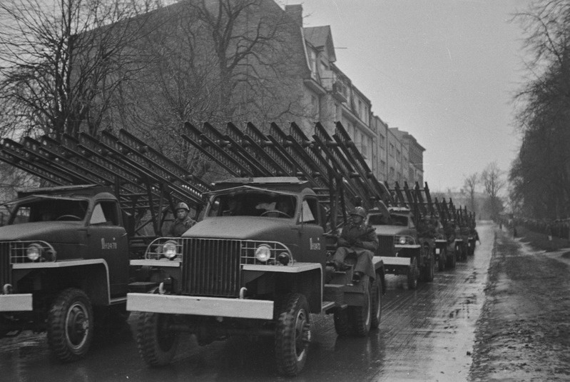Katjušad paraadil Tallinnas 1946