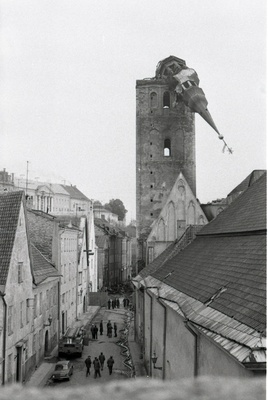 Niguliste kirik ja tornikiiver põlengujärgselt  similar photo