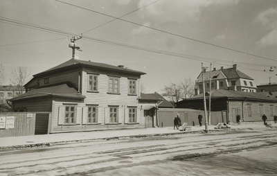 Tallinn, Kesklinn, Sadama asum, Narva maantee ja Tuukri põigu nurk.  similar photo