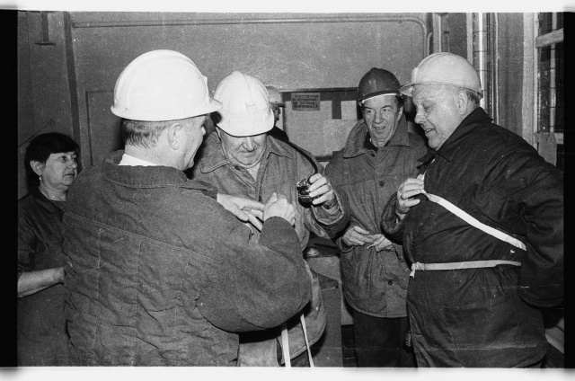 Ekskursioon Estonia kaevandusse; turvarakmete kinnitamine