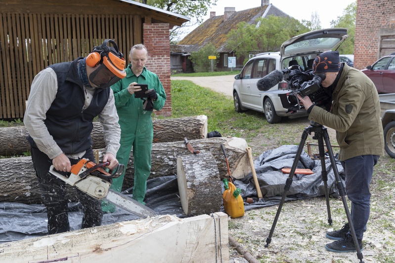 Maido Selgmäe filmimas haabja sisekuju õõnestamist