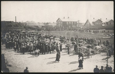 Postcard, Võhma, at the forefront of the hairdresserong  duplicate photo