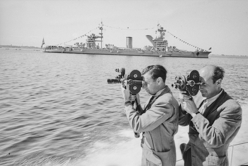 Eesti kinooperaatorid filmimas mereväe paraadi