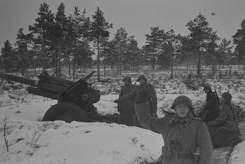8. Eesti Laskurkorpuse kahuriväelased lahingus (1944)