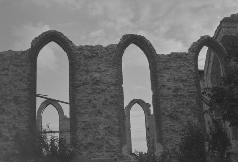 Sõjapurustused Narvas.