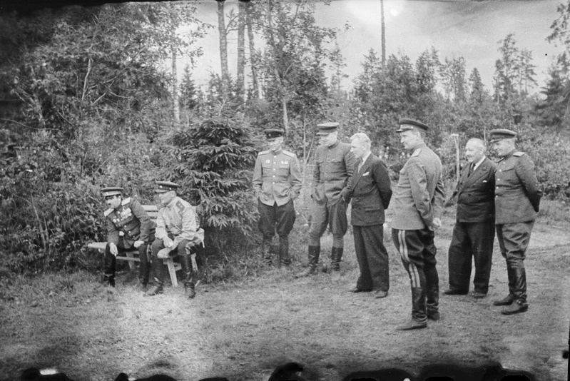 8. Eesti Laskurkorpuse juhtkond kohtumas I. Fedjuninskiga ja EK(b)P KK töötajatega