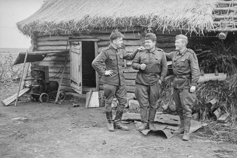 Eesti Laskurkorpus. Kolm sõjaväelast, tundmatud