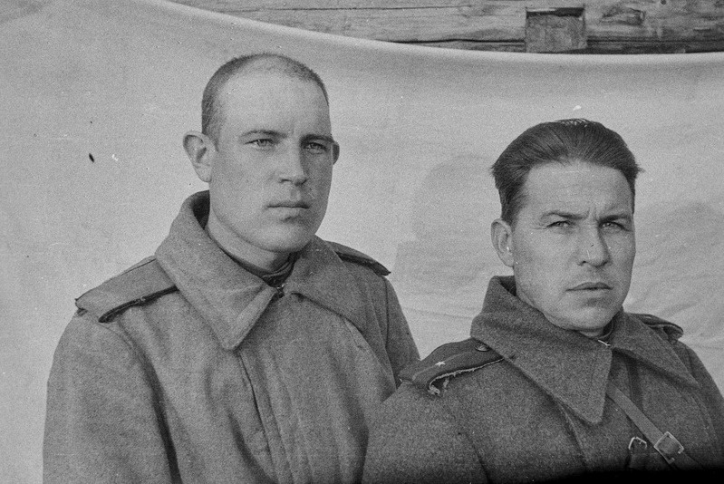 Eesti Laskurkorpus. Kaks sõjaväelast, tundmatud