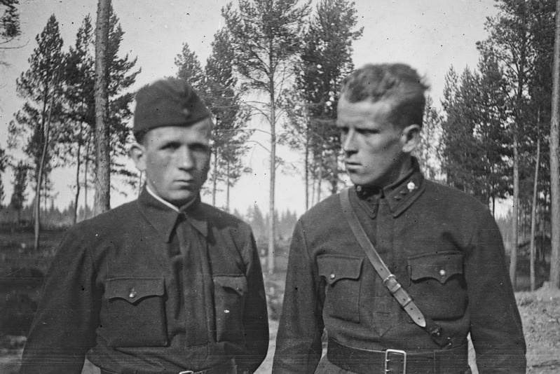 Eesti Laskurkorpus. Kaks sõjaväelast, tundmatud