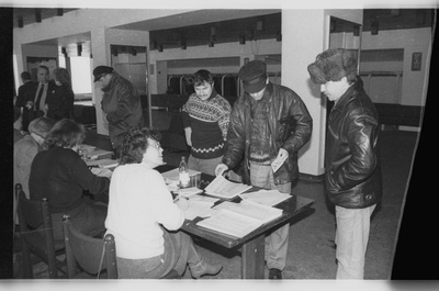 Hääletamine Jõhvi Kultuurikeskuses  similar photo