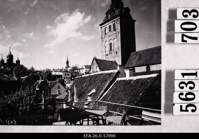 Vaade hotelli „Kuld Lõvi“ rõdult linnale.  duplicate photo