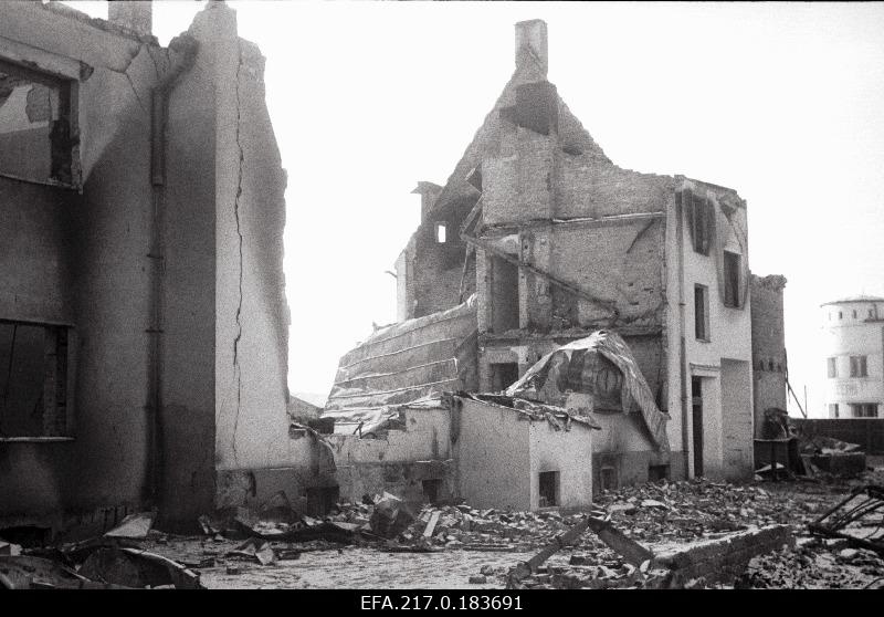 Varemed Jakobsoni tänaval.