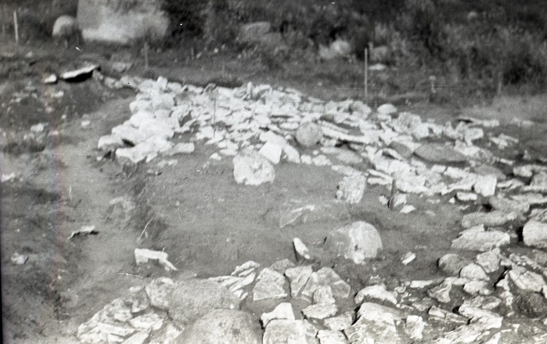 Kingissepa rajooni kultuurimälestis: asulakoht-kivikalme Kihelkonna kn Pajumõisa külas. I at. II pool.