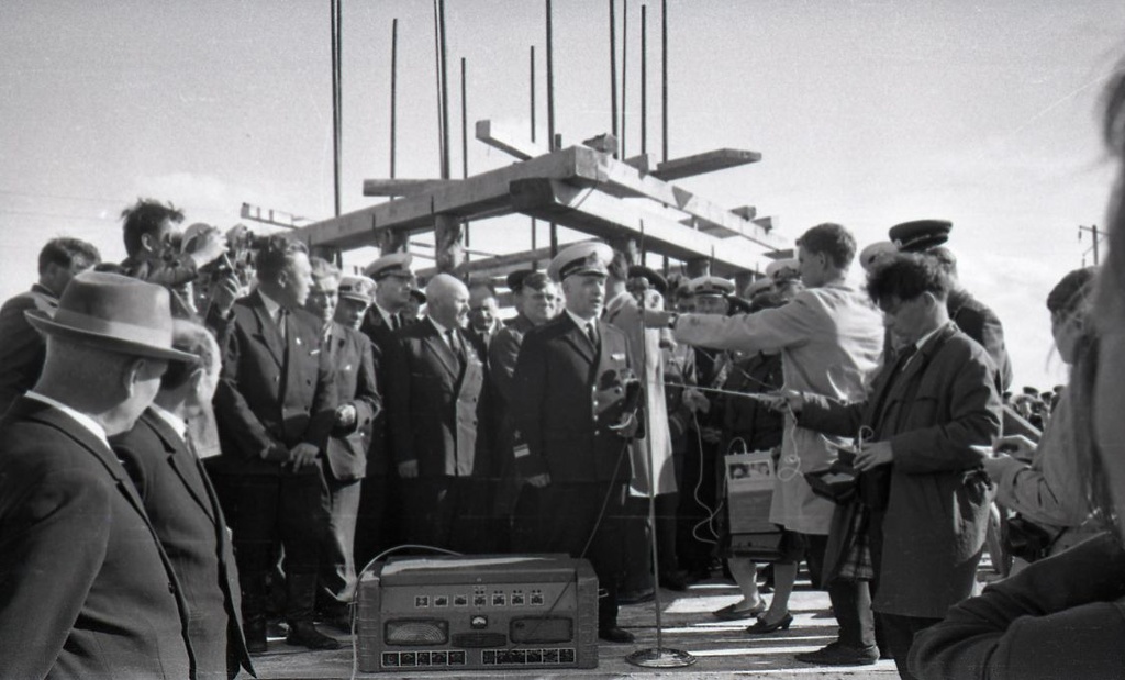 Nurgakivi panek Tehumardi mälestusmärgile