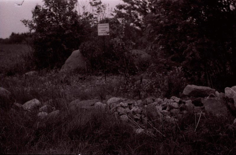 Kingissepa rajooni kultuurimälestis: kivikalme Lümanda kn Taritu külas. I at.