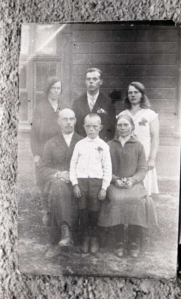 Vassili Mölder koos perega pärast vanglast vabanemist