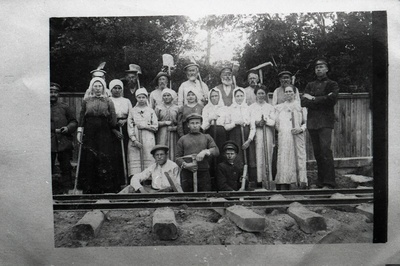 Saaremaa raudtee ehitus Kuressaares Lootsi tänava piirkonnas 1918. a.  duplicate photo