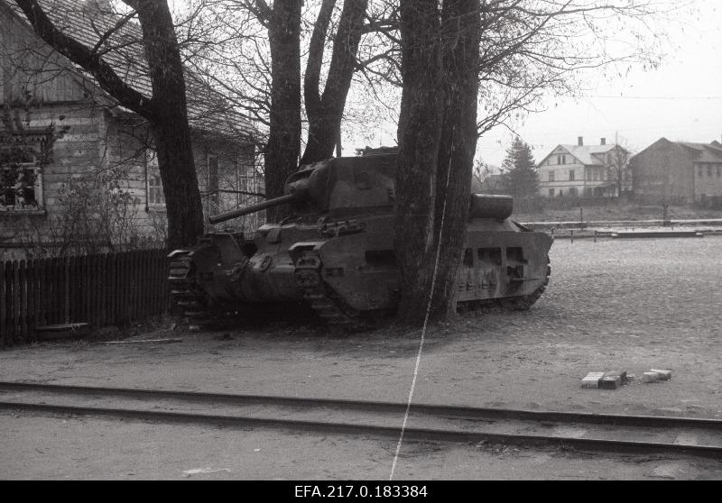 Saksa tank Viljandi raudteejaama lähedal.