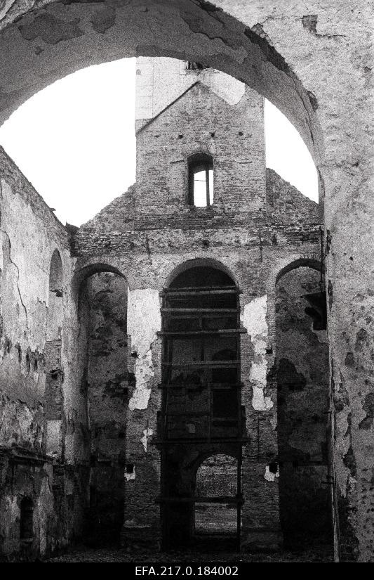 Põltsamaa kiriku varemed.