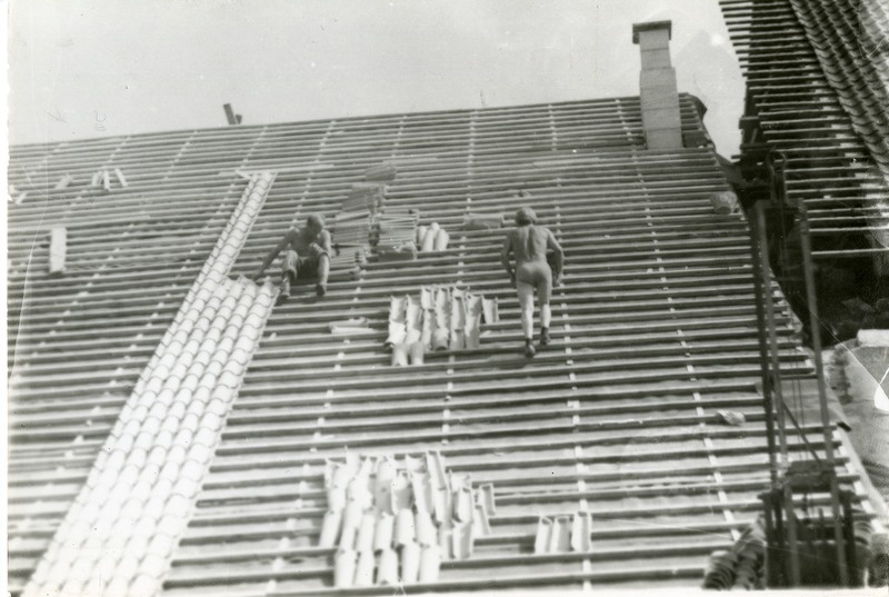 Kuressaare linnuse kagutiiva katuse  paigaldamine