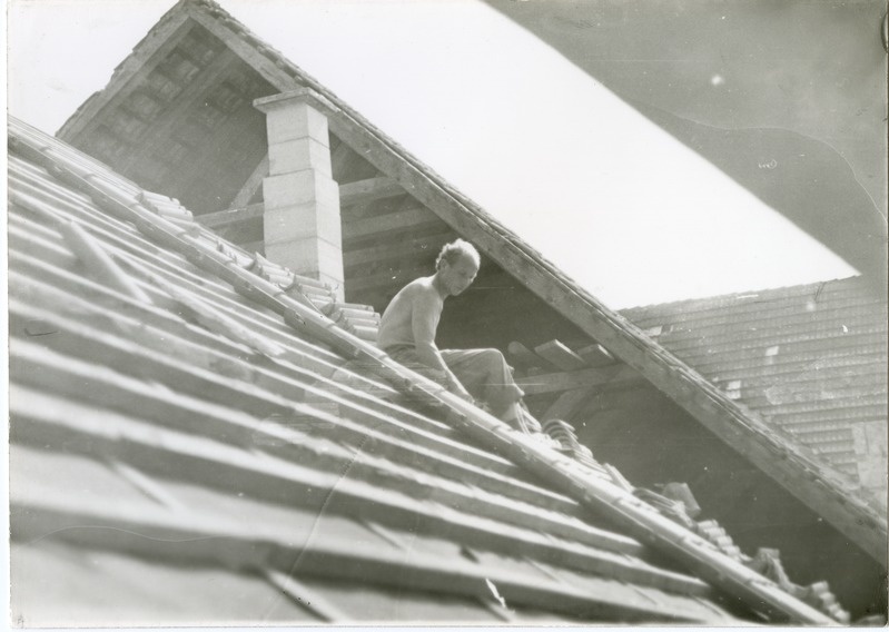 Kuressaare linnuse kagutiiva katuse paigaldamine