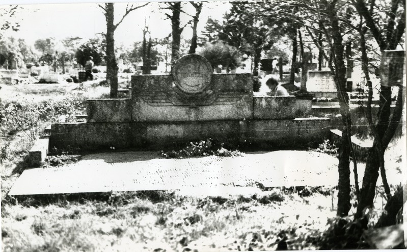 Jakob Rehe haud Kihelkonna kalmistul