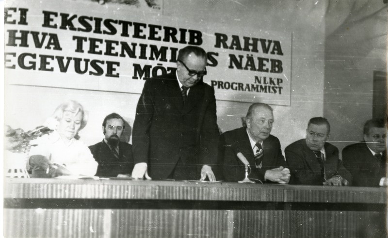 Viktor Kingissepa 90. sünniaastapäeva konverents: konverentsi avab Bernhard Holm