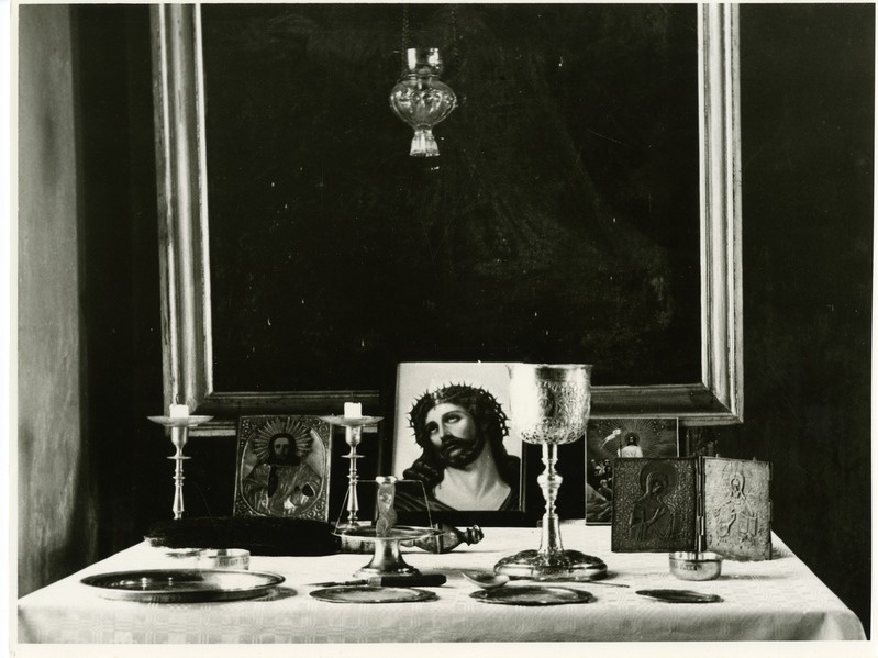 Muhu EAÕK Hellamaa Peetruse ja Pauluse kiriku altari ohvrilaud