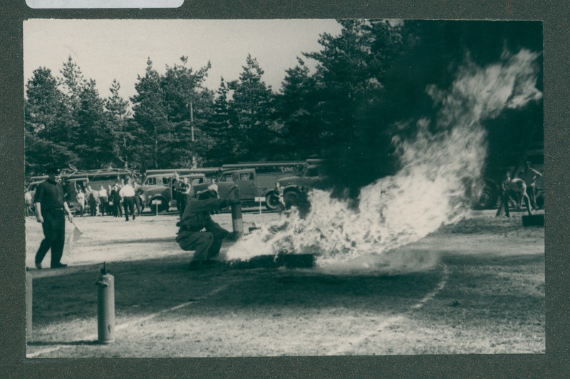 Vabatahtliku tuletõrje komandode II vabariiklikud võistlused, põlevmaterjaliga täidetud panni kustutamine 4x100 m tuletõrje teatejooksus