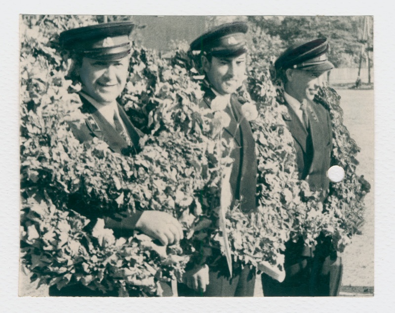 Vabatahtliku tuletõrje komandode II vabariiklikud võistlused, võistluste esikolmiku esindajad autasustamisel