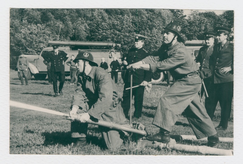 Vabariigi I meistrivõistlused tuletõrjespordis, lahinghargnemine autopritsiga