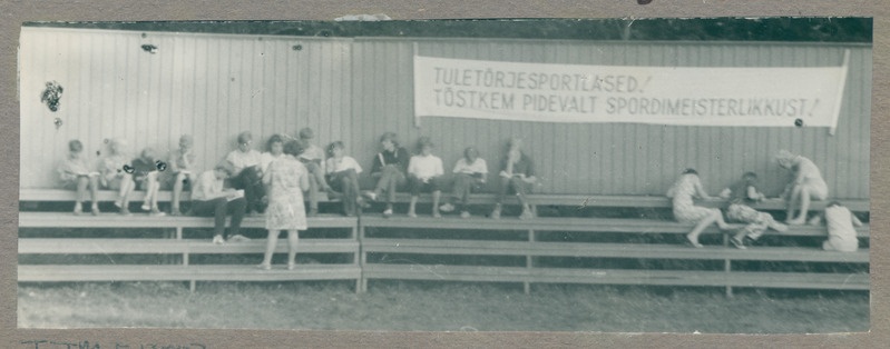 Vabariiklik noorte tuletõrje-õppelaager Loksal