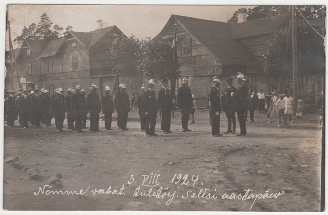 Tuletõrjujate paraad Nõmme VTS aastapäeval