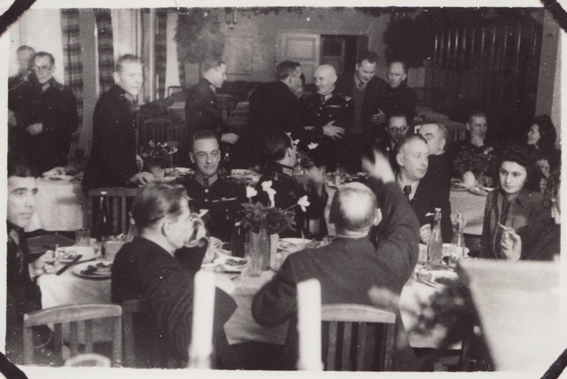 Tallinna Kutselise Tuletõrje 25 aastapäeva peolauas