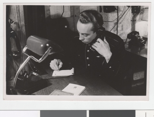 Voldemar Puhm Tallinna Kutselise Tuletõrje sidekeskus Gogoli tn 2 teadet vastu võtmas