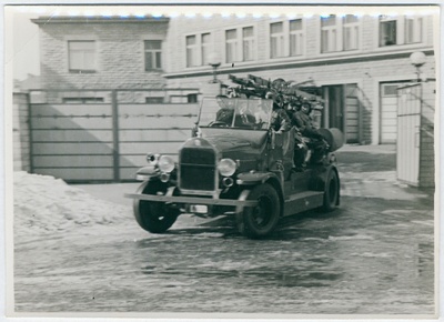Tallinna Kutselise Tuletõrje I komando väljasõit Gogoli tn 2 garaažist  duplicate photo