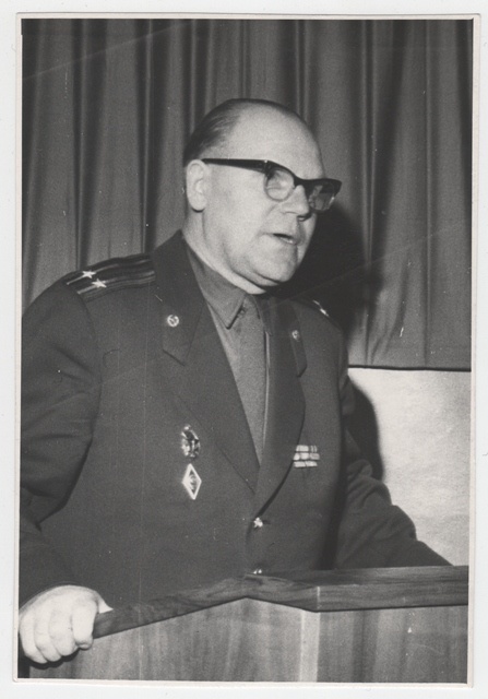 Eesti NSV Tuletõrje Valitsuse ülem Jaan Vaarmann Taškendi nõupidamisel kõnelemas