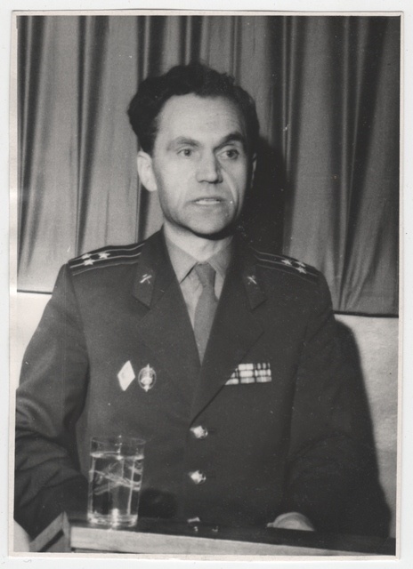 NSV Liidu Tuletõrje Keskuurimisinstituudi ülem F.Obuhhov Taškendi nõupidamisel kõnelemas