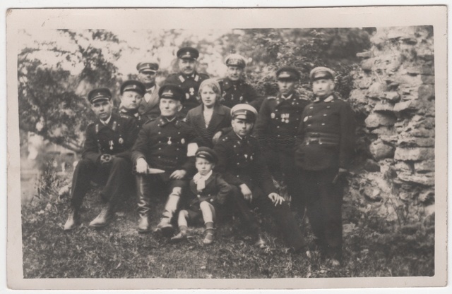 Nõmme VTÜ liikmed väljasõidul Haapsalu lossivaremetes